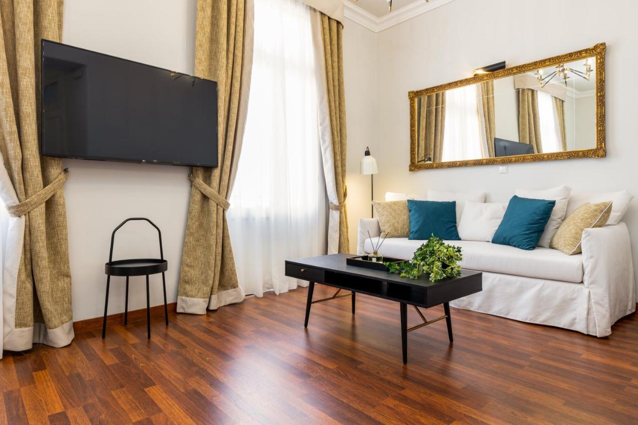 Asty Luxury Apartments Atenas Exterior foto
