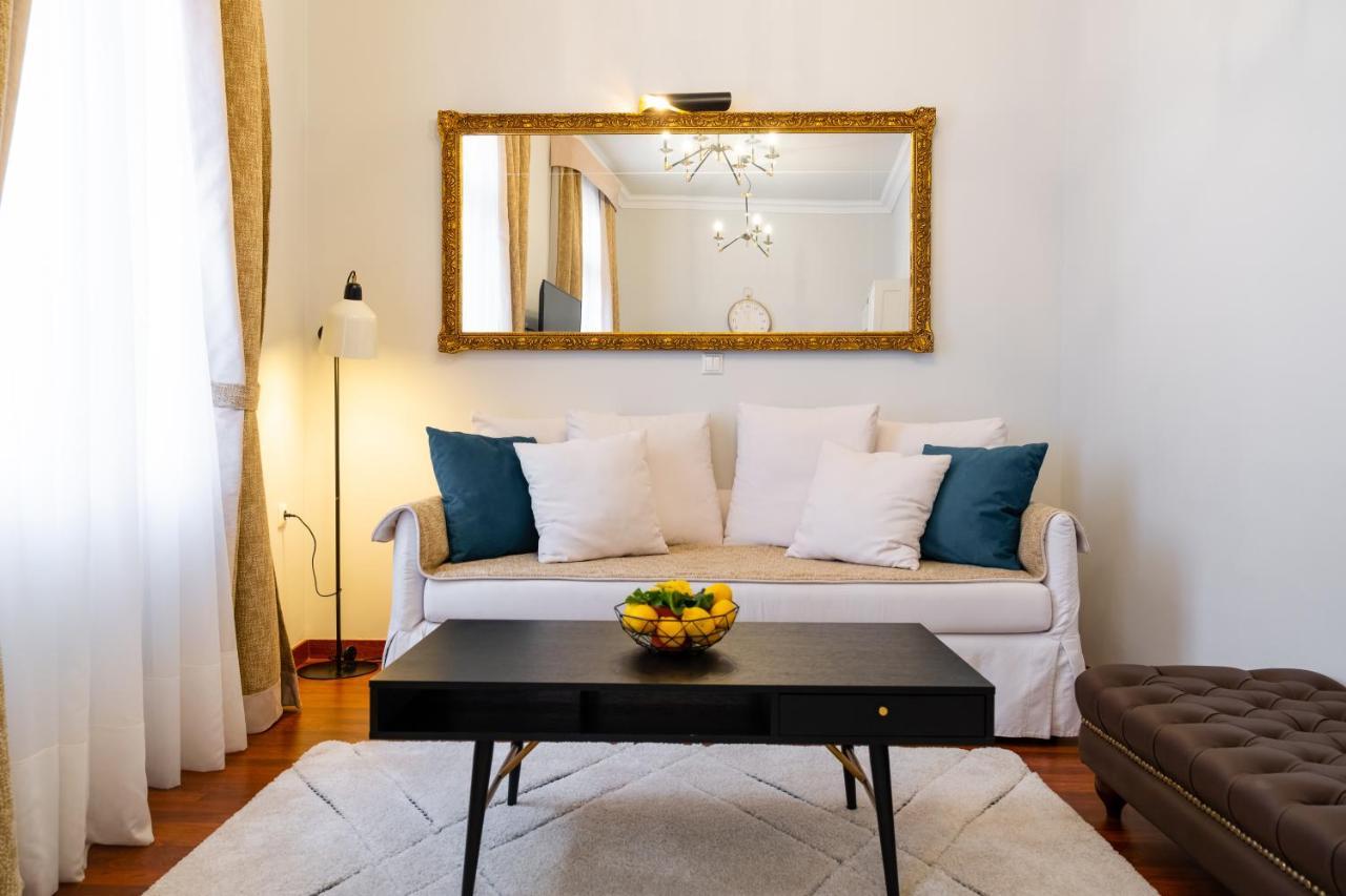 Asty Luxury Apartments Atenas Exterior foto